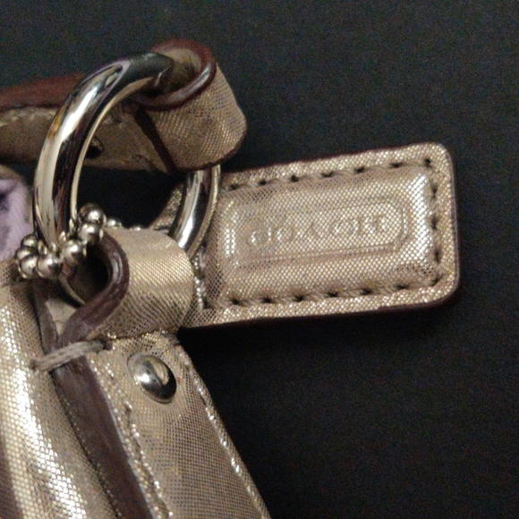 Coach gold purse - Picture 4 of 9